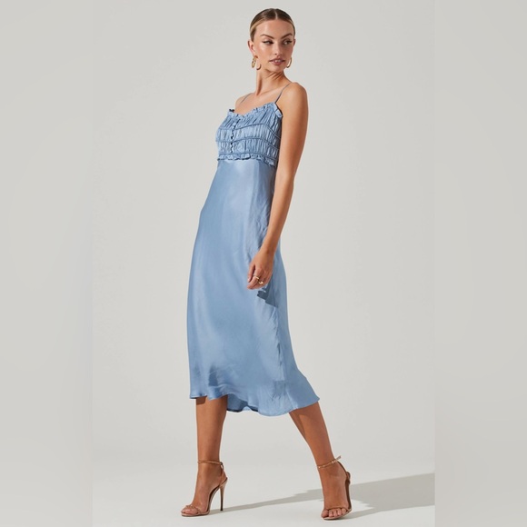 Astr Dresses & Skirts - Astr The Label Women's Zola Smocked Satin Midi Dress Size